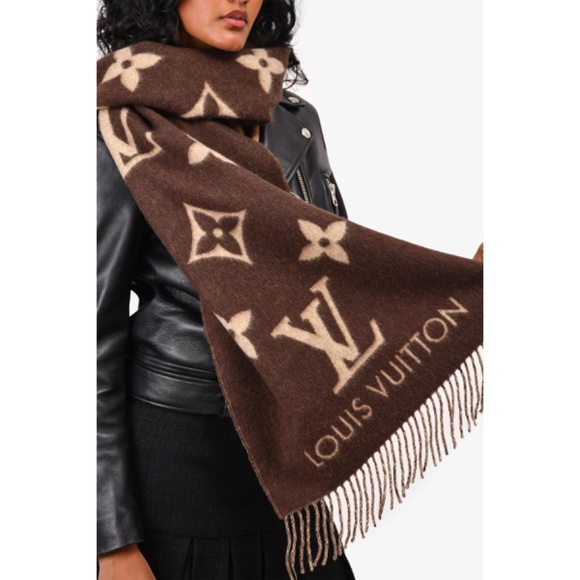 Louis Vuitton Cashmere Monogram Reykjavik Scarf - Picture 2 of 7
